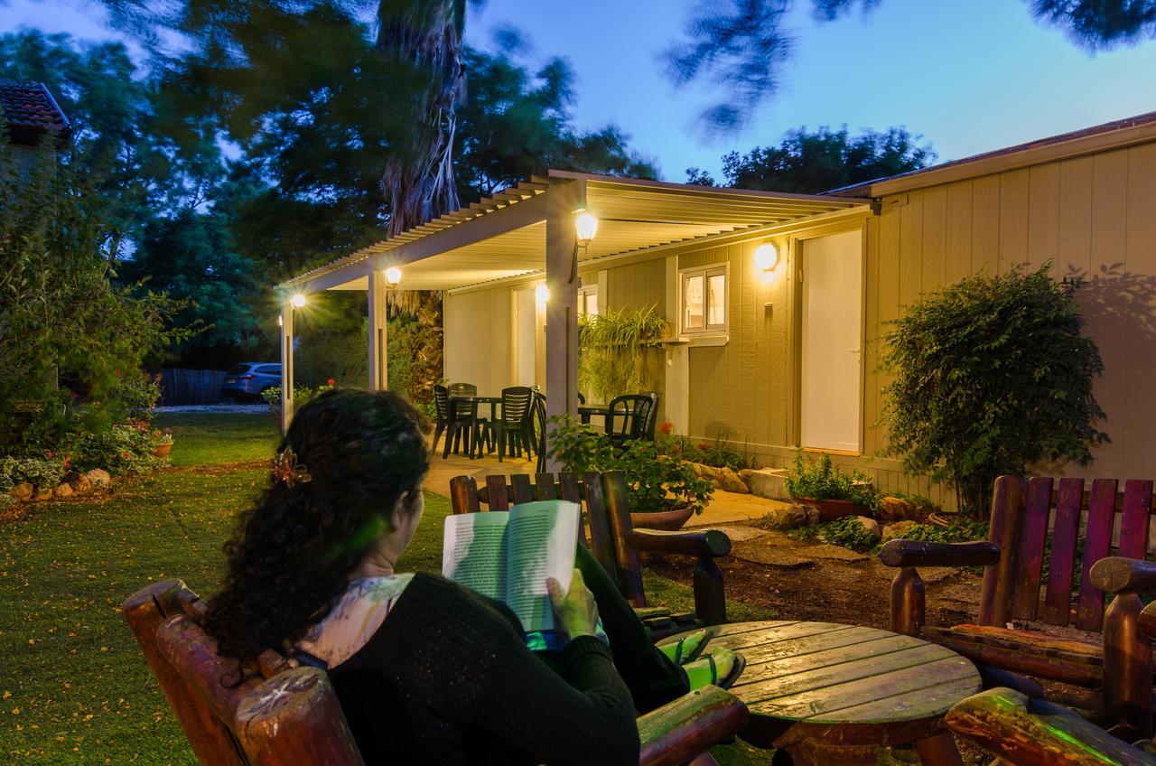 Orna'S Corner Bed & Breakfast Yuval Exterior foto